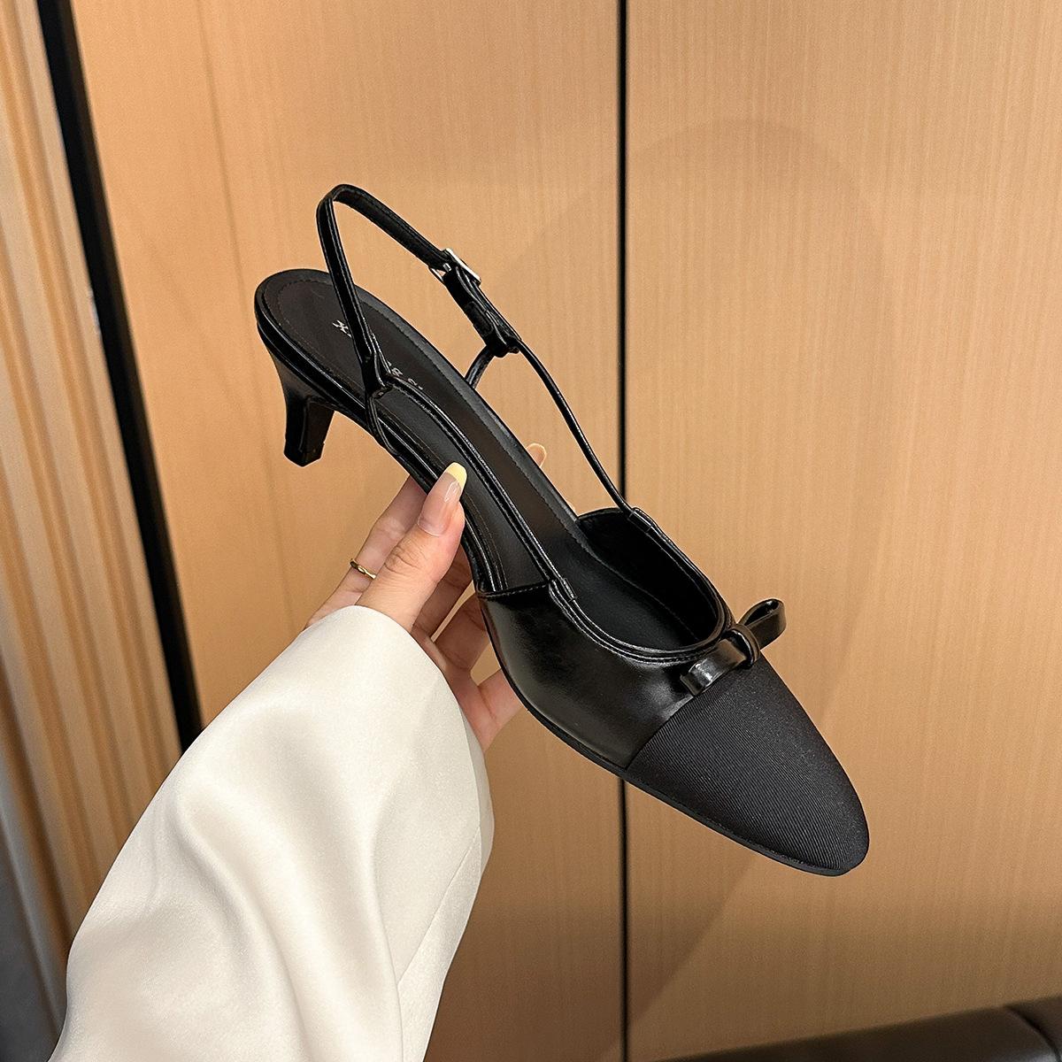 937-3 French retro temperament single shoes pointed head color matching bow light mouth bag head sandals small fragrant high heels 35 чёрный
937-3 French retro temperament single shoes pointed head color matching bow light mouth bag head sandals small fragrant high heels 35 чёрный