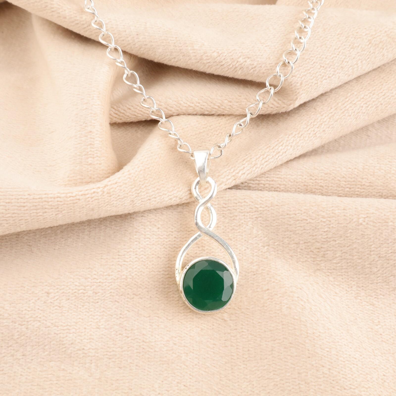 Зеленый Оникс Драгоценный Камень 925 Стерлинговое Серебро Ювелирные Изделия Ручной Работы Бохо Подвеска Для Женщин CP-25-20
Зеленый Оникс Драгоценный Камень 925 Стерлинговое Серебро Ювелирные Изделия Ручной Работы Бохо Подвеска Для Женщин CP-25-20