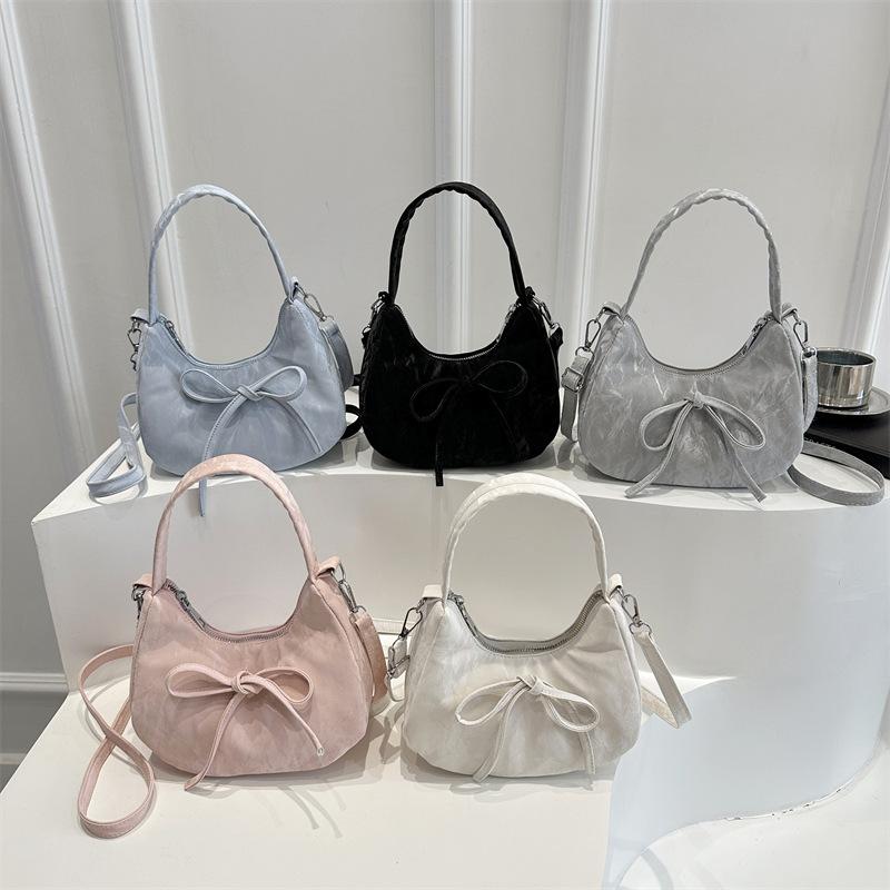 Korean fashion new soft durable handheld large capacity senior texture soft durable outdoor commuting crescent sweet bag чорний
Korean fashion new soft durable handheld large capacity senior texture soft durable outdoor commuting crescent sweet bag чорний