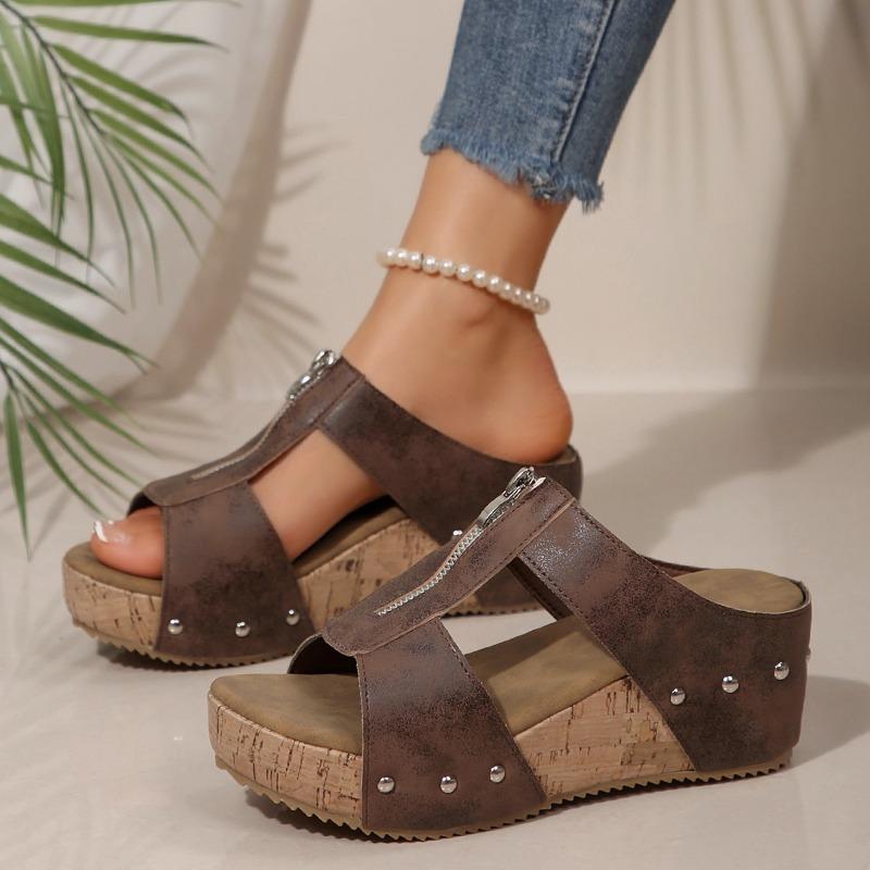 New foreign trade summer women s thick-soled wedge slippers large size fish mouth wedge slippers women s shoes 43 темно-коричневого кольору
New foreign trade summer women s thick-soled wedge slippers large size fish mouth wedge slippers women s shoes 43 темно-коричневого кольору