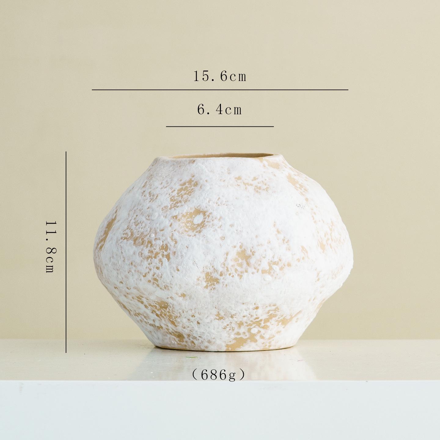 High-End Retro White Ceramic Vase: Luxury Flower Arrangement Ornament for Home Decor
High-End Retro White Ceramic Vase: Luxury Flower Arrangement Ornament for Home Decor