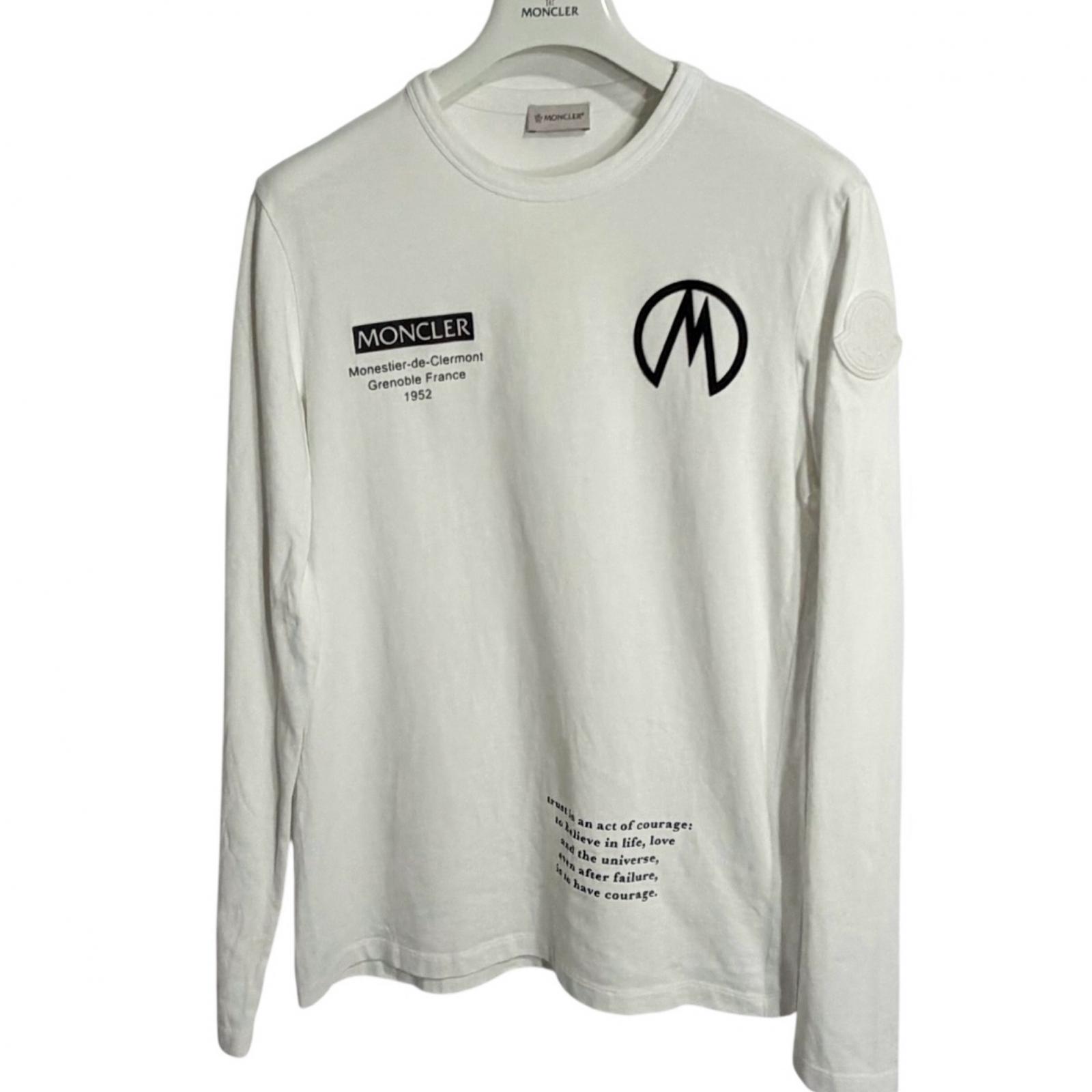 Б/у мужская белая футболка MONCLER с длинным рукавом
Б/у мужская белая футболка MONCLER с длинным рукавом