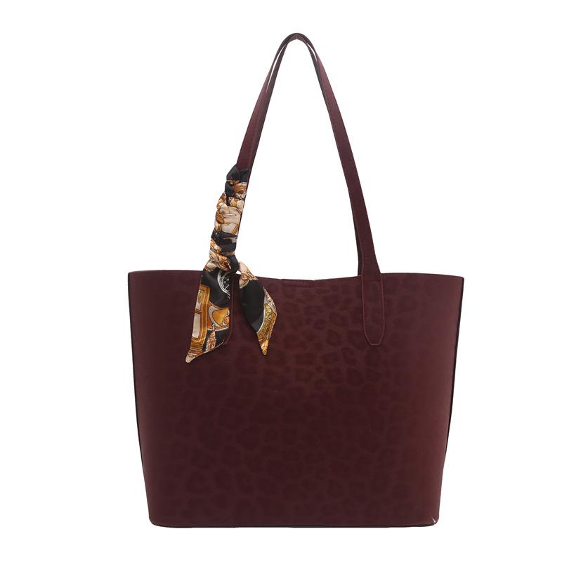 Casual retro new large capacity simple leopard trend pattern handbag casual shoulder bag commuter handbag for women червоний
Casual retro new large capacity simple leopard trend pattern handbag casual shoulder bag commuter handbag for women червоний