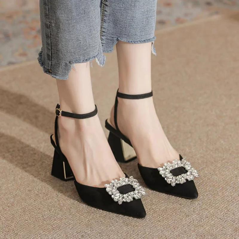 Ankle Strap Crystal Sandals for Women Pointed Toe High Heels Shiny Rhinestones Square Heeled Pumps 40 чорний
Ankle Strap Crystal Sandals for Women Pointed Toe High Heels Shiny Rhinestones Square Heeled Pumps 40 чорний