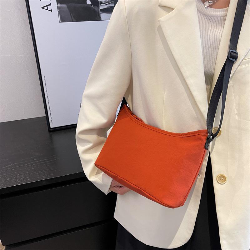 U s same women s bag crossbody armpit bag 2025 new shoulder small bag simple casual bag, Youjia 452025 чорний
U s same women s bag crossbody armpit bag 2025 new shoulder small bag simple casual bag, Youjia 452025 чорний