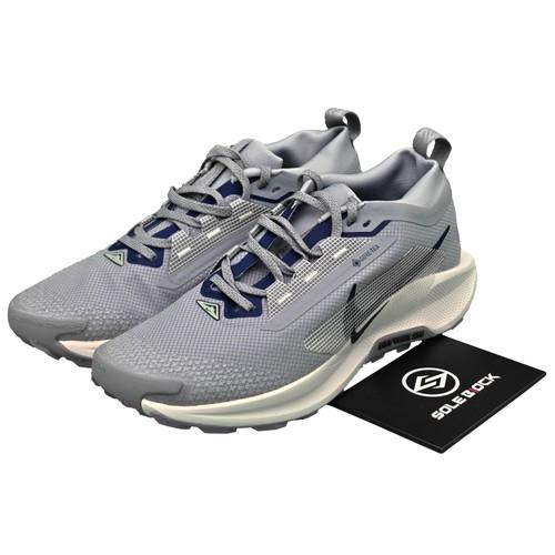 Nike Pegasus Trail 5 GORE-TEX Серый цементный Полуночный синий - FQ0908-006 EU 40.5 серый
Nike Pegasus Trail 5 GORE-TEX Серый цементный Полуночный синий - FQ0908-006 EU 40.5 серый