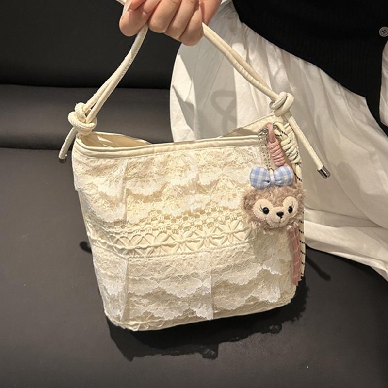 Tote bag women s 2025 new large-capacity bag summer versatile shoulder bag fashion lace edge bag білий
Tote bag women s 2025 new large-capacity bag summer versatile shoulder bag fashion lace edge bag білий