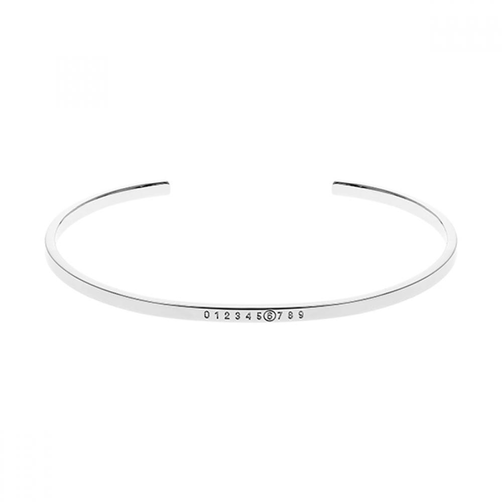 Maison Margiela Sm7uy0054 Sv0310 951 Mm6 Engraving Numbering Logo Cuff 3mm Bracelet SM7UY0054 SV0310 951 (8)
Maison Margiela Sm7uy0054 Sv0310 951 Mm6 Engraving Numbering Logo Cuff 3mm Bracelet SM7UY0054 SV0310 951 (8)