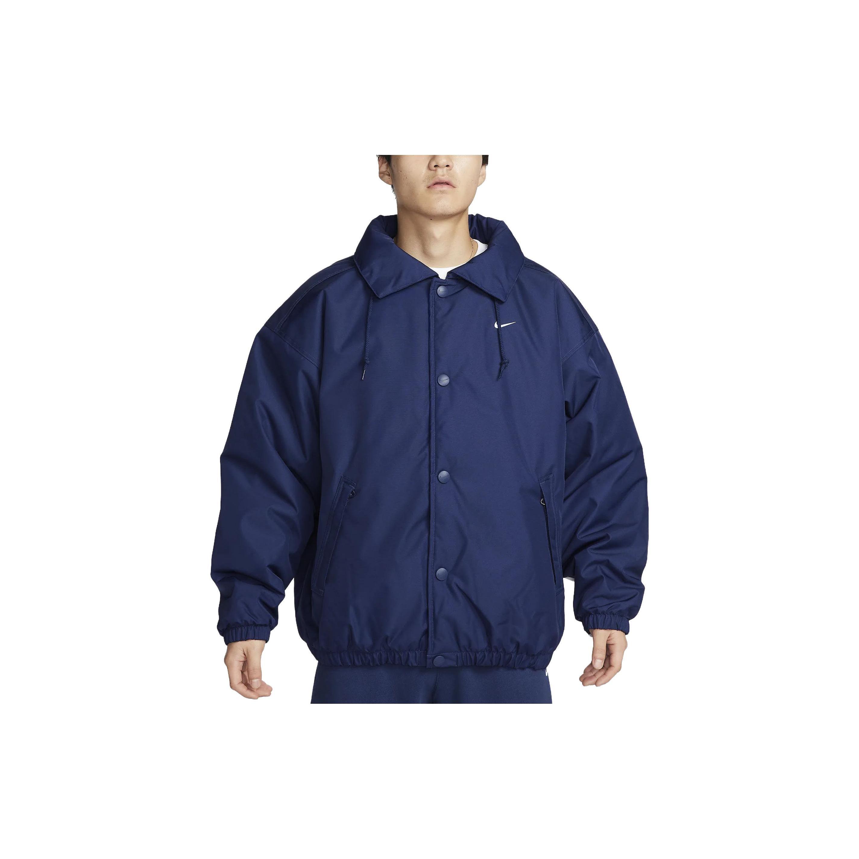 Однотонная куртка с капюшоном Nike Solo Swoosh, эластичными манжетами и компактной дизайнерской мужской верхней одеждой, темно-синяя FB7853-410 
Однотонная куртка с капюшоном Nike Solo Swoosh, эластичными манжетами и компактной дизайнерской мужской верхней одеждой, темно-синяя FB7853-410