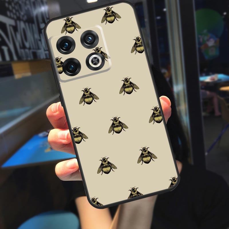 Golden Honeycomb Honey Bee Funda For OnePlus 13R 13 12 R 11 9 10 Pro 8T 9RT 10T OnePlus Nord CE 4 2 3 Lite N20 N30 Case OnePlus Nord CE4
Golden Honeycomb Honey Bee Funda For OnePlus 13R 13 12 R 11 9 10 Pro 8T 9RT 10T OnePlus Nord CE 4 2 3 Lite N20 N30 Case OnePlus Nord CE4