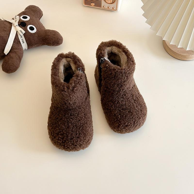 New Korean casual winter girls warm soft-soled slip-on furry short boots with plush lining and comfortable lamb wool snow boots 25 кавовий
New Korean casual winter girls warm soft-soled slip-on furry short boots with plush lining and comfortable lamb wool snow boots 25 кавовий