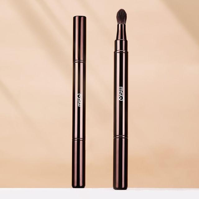 MSQ - Dual End Retractable Wye Shadow Brush 304 - Brown
MSQ - Dual End Retractable Wye Shadow Brush 304 - Brown