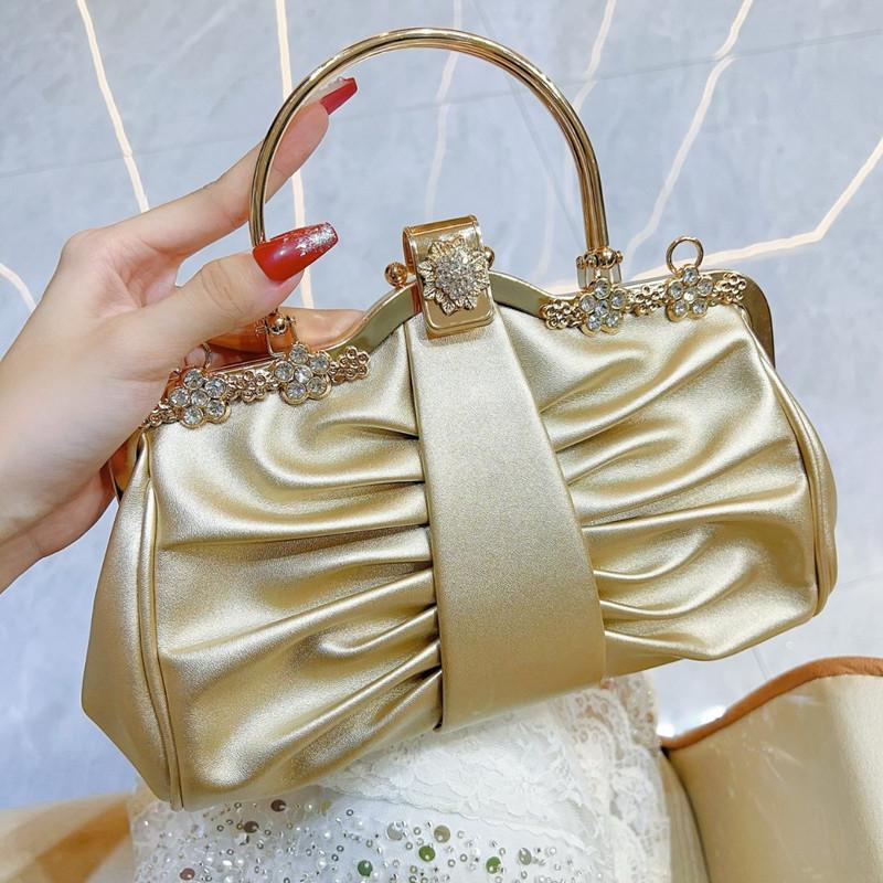 2025 Luxury High-end Party Cloud Women s Evening Cluch Bags Lady Wedding Prom diamonds Dinner Handbags Trend Shoulder Bags золотой
2025 Luxury High-end Party Cloud Women s Evening Cluch Bags Lady Wedding Prom diamonds Dinner Handbags Trend Shoulder Bags золотой