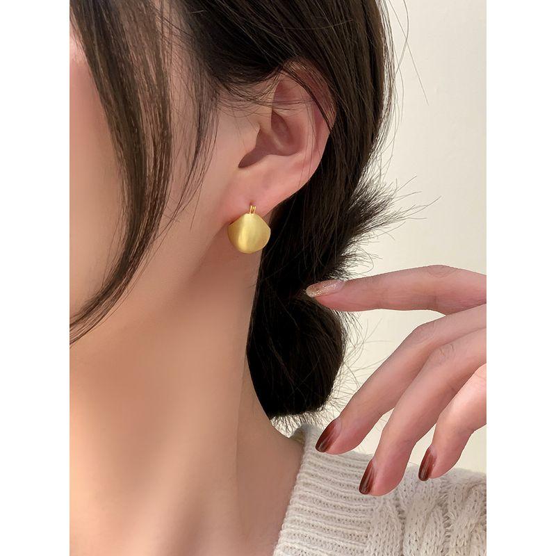 Frosty Savi Matte Brushed Metal Female Earrings Golden Trumpet
Frosty Savi Matte Brushed Metal Female Earrings Golden Trumpet