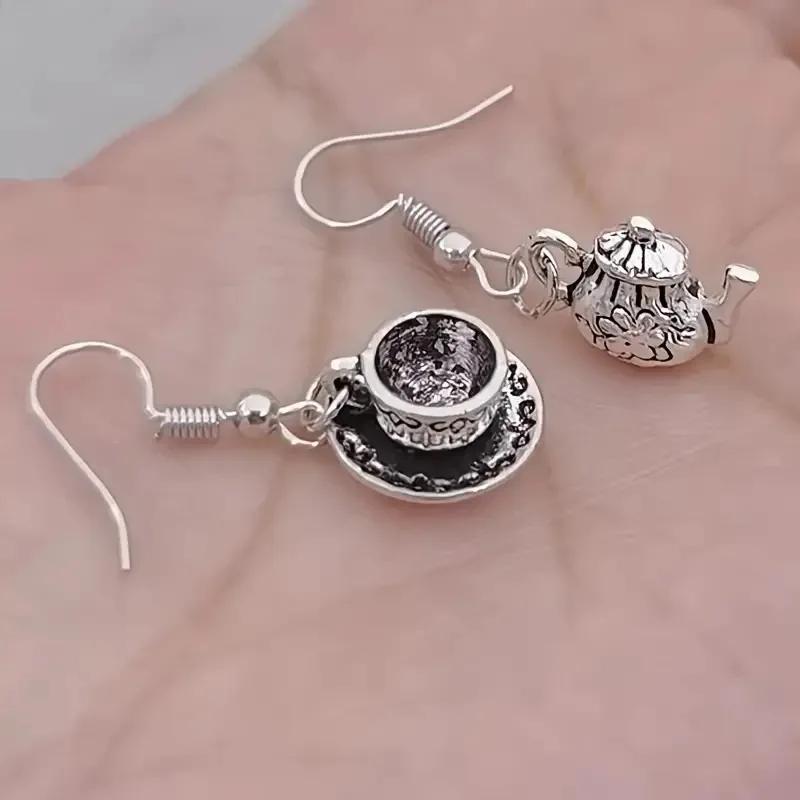 Teapots Retro Earrings Pendant Fashion Light Luxury Simple Women Jewelry
Teapots Retro Earrings Pendant Fashion Light Luxury Simple Women Jewelry