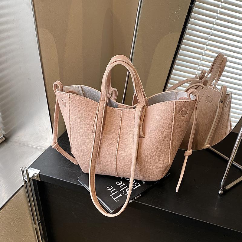 Stylish Casual Tote Bag, Large Capacity PU Leather Handbag Women Wing Bag, Fashiable Woman Bags, Commuting Armpit Shoulder Bag 38x22x14cm рожевий
Stylish Casual Tote Bag, Large Capacity PU Leather Handbag Women Wing Bag, Fashiable Woman Bags, Commuting Armpit Shoulder Bag 38x22x14cm рожевий