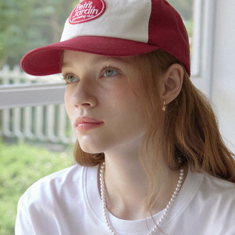 NONLOCAL Двухцветная бейсболка с гербом - Бордовый Burgundy_FREE
NONLOCAL Двухцветная бейсболка с гербом - Бордовый Burgundy_FREE