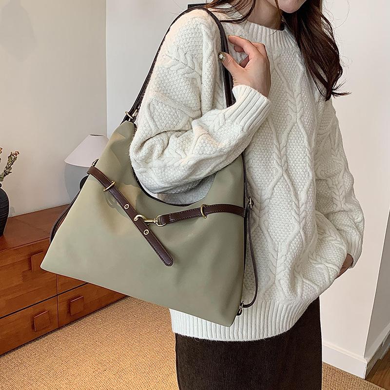Maillard retro belt decorative tote bag new autumn and winter commuting versatile large-capacity women s bag shoulder bag bag 11*11*11 хаки
Maillard retro belt decorative tote bag new autumn and winter commuting versatile large-capacity women s bag shoulder bag bag 11*11*11 хаки