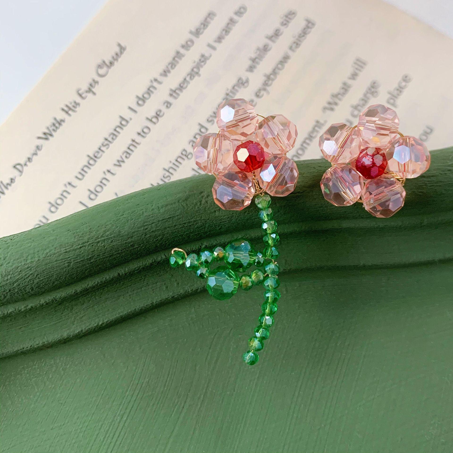 S925 Silver Needle Asymmetrical Woven Beaded Flower Earrings with Red and Green Crystals
S925 Silver Needle Asymmetrical Woven Beaded Flower Earrings with Red and Green Crystals