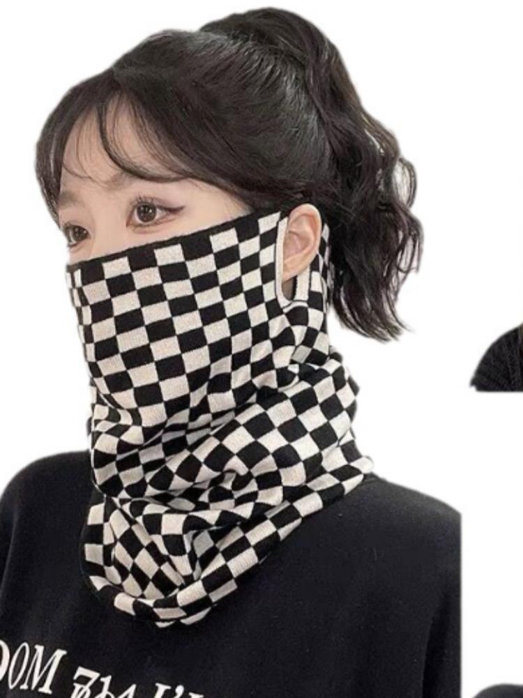 Winter Plaid Balaclava Face Mask for Women, Warm Neck Gaiter Scarf Hood for Outdoor Sports Skiing Cycling Running, Cold Weather
Winter Plaid Balaclava Face Mask for Women, Warm Neck Gaiter Scarf Hood for Outdoor Sports Skiing Cycling Running, Cold Weather