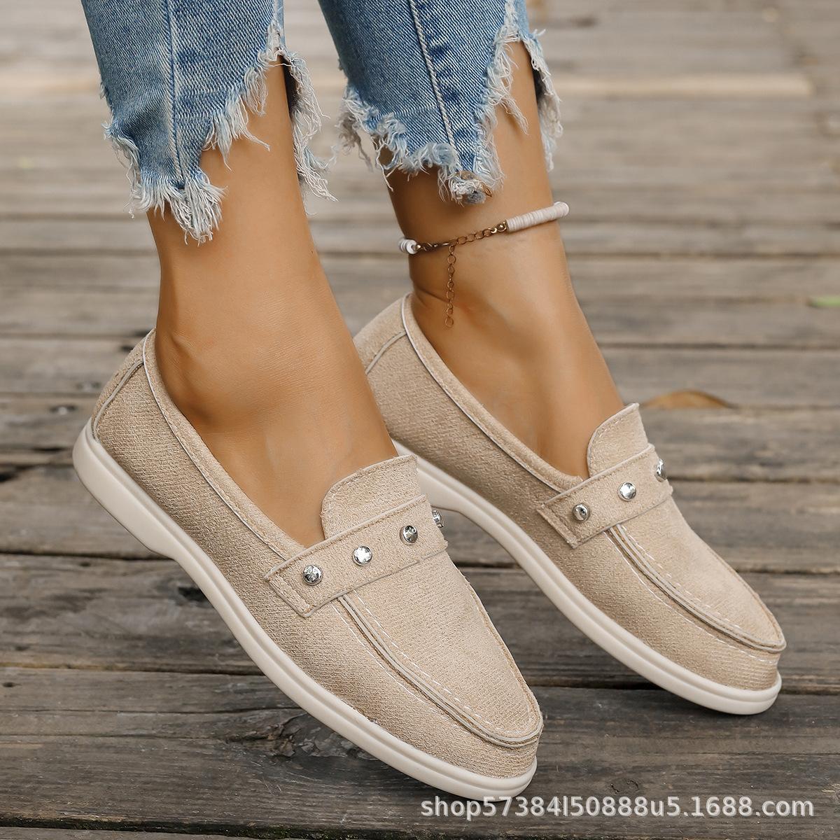 2025 new foreign trade large size women s shoes European and American style casual single shoes fashion rivets one pedal lazy loafers women 36
2025 new foreign trade large size women s shoes European and American style casual single shoes fashion rivets one pedal lazy loafers women 36