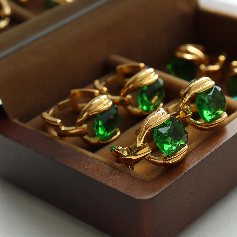 Retro European & American Emerald Crystal Geometric Non-Fading Women s Titanium Steel Pinky Ring Size 8
Retro European & American Emerald Crystal Geometric Non-Fading Women s Titanium Steel Pinky Ring Size 8