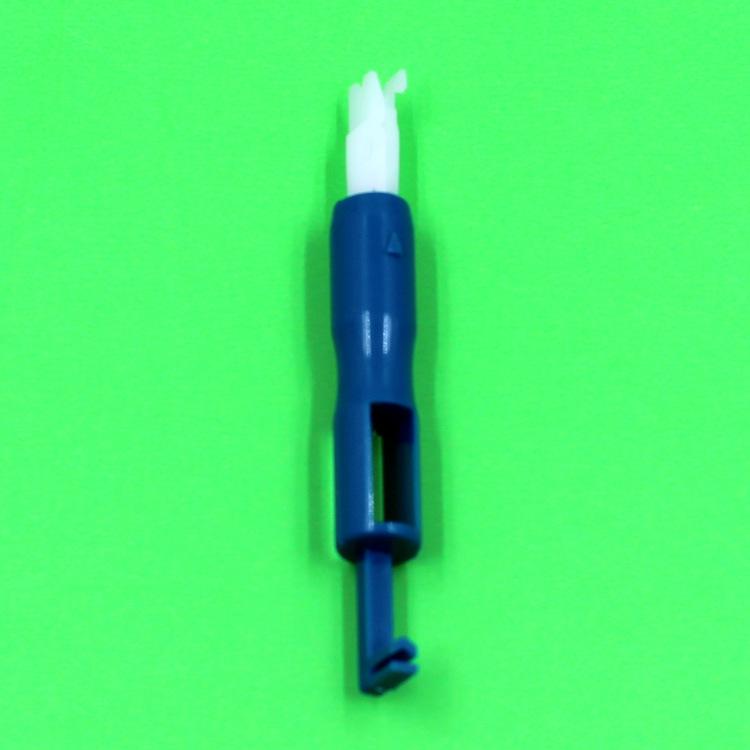 Нитковдеватель и инструмент для смены нити для швейных машин Bagged темно-синий
Нитковдеватель и инструмент для смены нити для швейных машин Bagged темно-синий