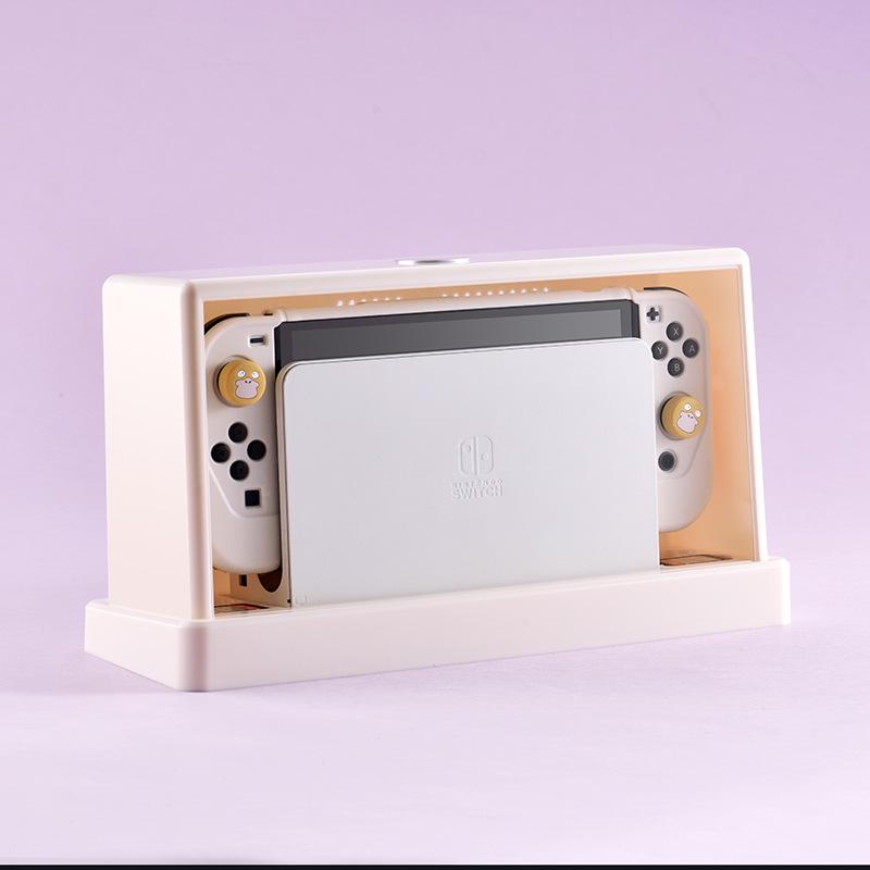 Красный пылезащитный чехол для Nintendo Switch OLED/NS с функцией хранения и отвода тепла - водонепроницаемая защита.
Красный пылезащитный чехол для Nintendo Switch OLED/NS с функцией хранения и отвода тепла - водонепроницаемая защита.