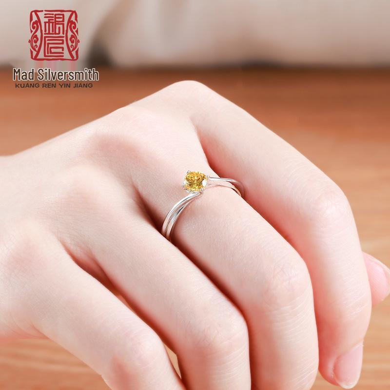 18K Gold-Plated Korean Style Ring: 925 Silver Twisted Wall, Four-Prong Inlaid Cubic Zirconia Setting Size 17
18K Gold-Plated Korean Style Ring: 925 Silver Twisted Wall, Four-Prong Inlaid Cubic Zirconia Setting Size 17