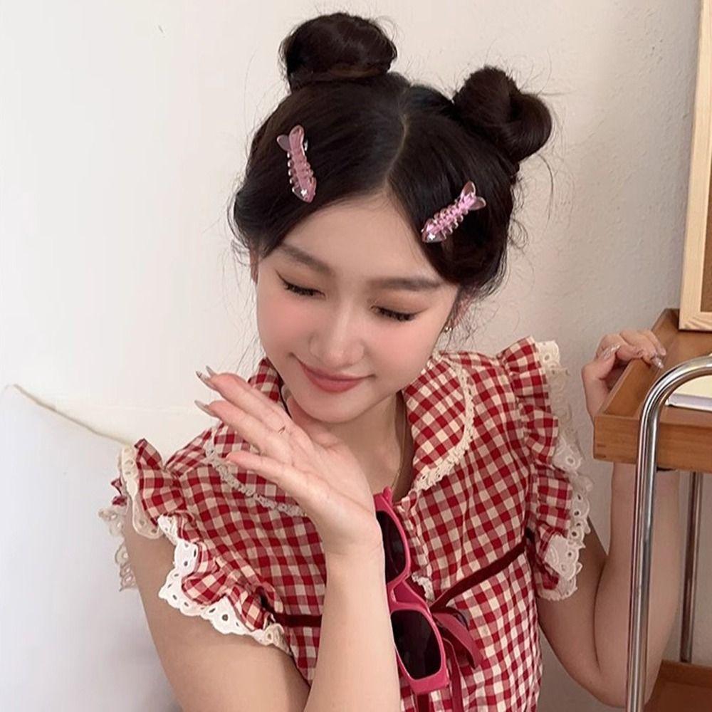 Rhinestone Fish Bone Hair Clip Hollow Fish Duckbill Clip Cute Pink Color Hairpin Female/Children
Rhinestone Fish Bone Hair Clip Hollow Fish Duckbill Clip Cute Pink Color Hairpin Female/Children