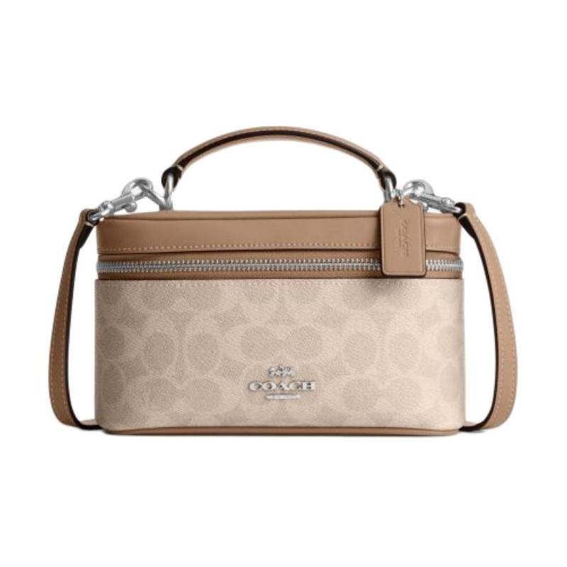 COACH RAINER 18 Brand Logo Artificial Leather Handbag Small Women s Sand Yellow жовтий
COACH RAINER 18 Brand Logo Artificial Leather Handbag Small Women s Sand Yellow жовтий