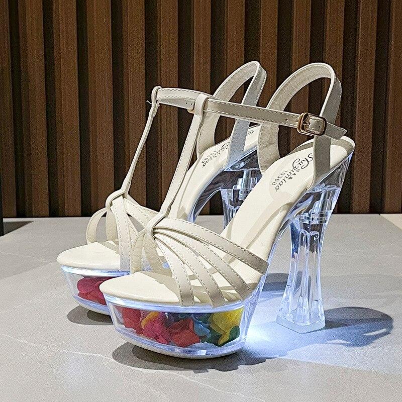 Женская обувь, босоножки на высоком каблуке с металлической пряжкой и цветочным принтом, босоножки на блочном каблуке с тонким ремешком, серия 10365, каблук 14 см, платформа 4 см, LFD 43 белый
Женская обувь, босоножки на высоком каблуке с металлической пряжкой и цветочным принтом, босоножки на блочном каблуке с тонким ремешком, серия 10365, каблук 14 см, платформа 4 см, LFD 43 белый