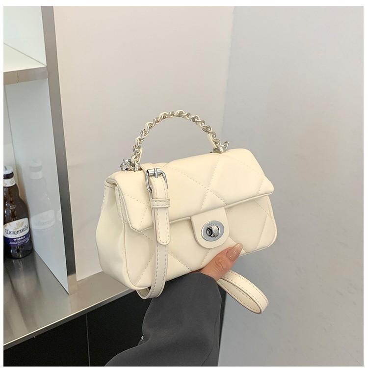 Premium diamond chain bag women s 2025 new shoulder messenger bag trendy underarm bag білий
Premium diamond chain bag women s 2025 new shoulder messenger bag trendy underarm bag білий