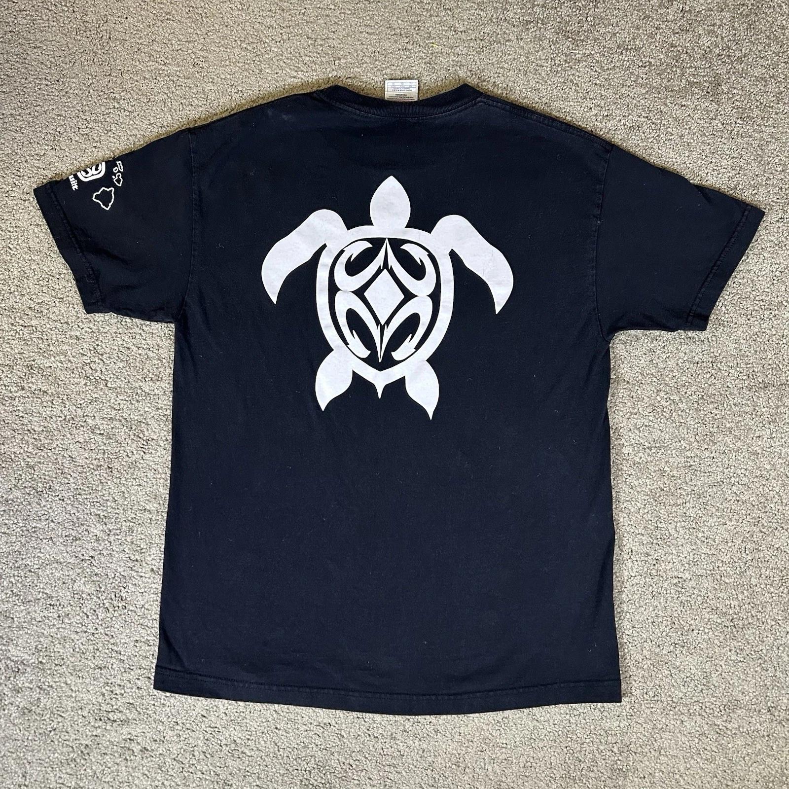 Vintage Y2K Maui Built Hawaii Tribal Surf Wear Turtle T-shirt Board Tee Size L S
Vintage Y2K Maui Built Hawaii Tribal Surf Wear Turtle T-shirt Board Tee Size L S