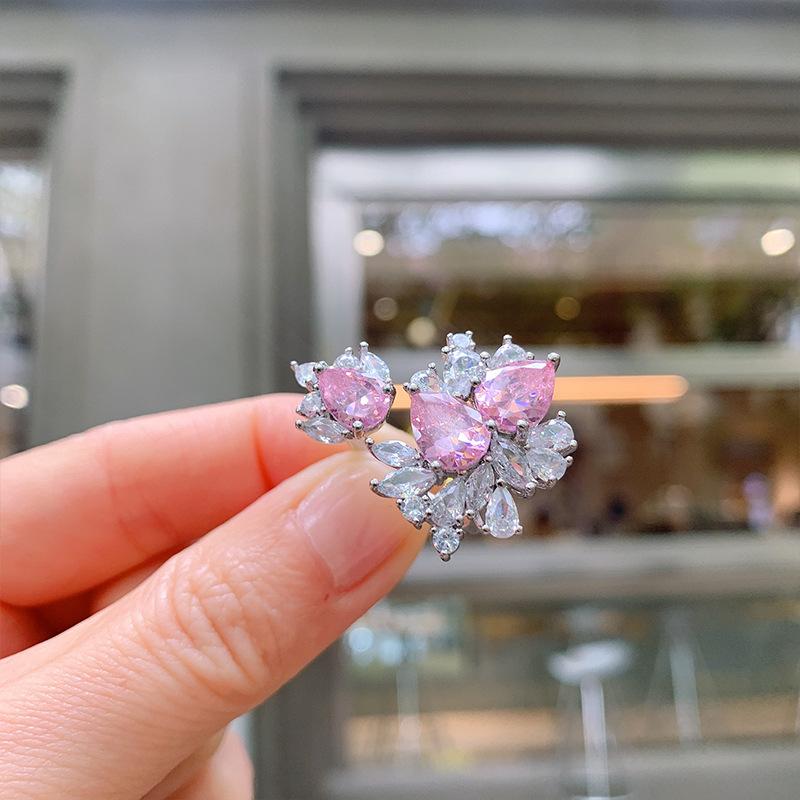 Имитация желтого бриллианта открытое кольцо женское преувеличенный нерегулярный циркон имитация красного голубиного кольца кровь мода
Имитация желтого бриллианта открытое кольцо женское преувеличенный нерегулярный циркон имитация красного голубиного кольца кровь мода