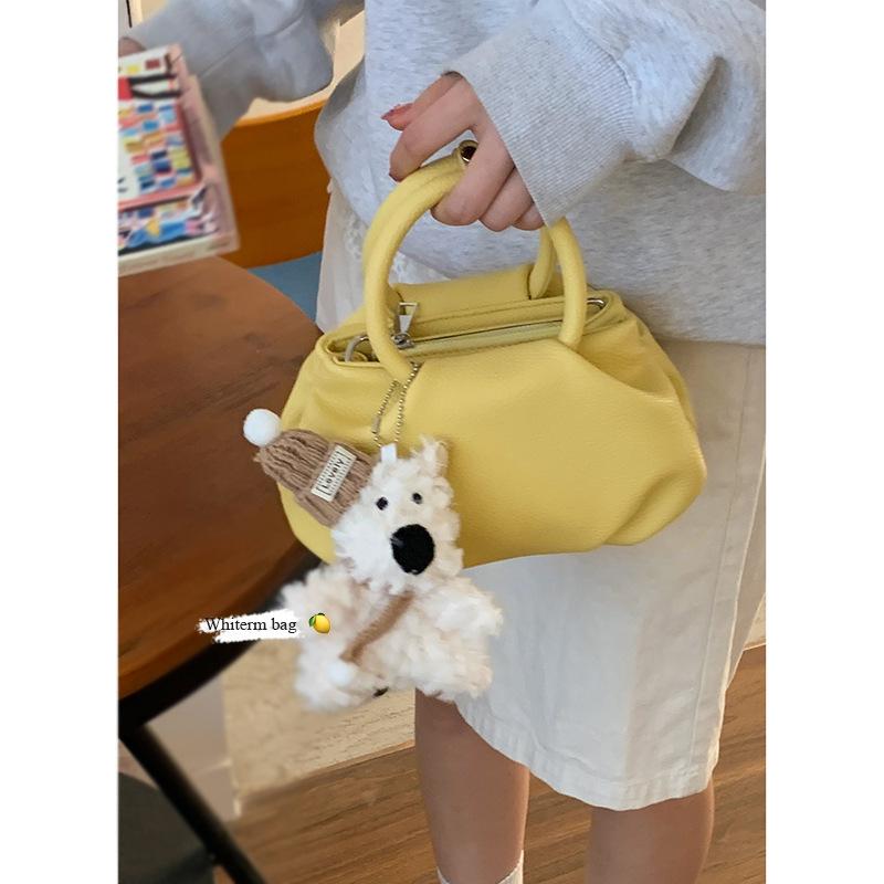 Spring niche fashion cloud bag women s 22 new pleated bag portable small square bag versatile messenger bag
Spring niche fashion cloud bag women s 22 new pleated bag portable small square bag versatile messenger bag