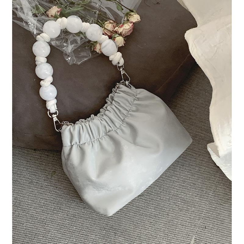 New Chinese bag beaded handbag 2025 new simple bucket bag fashion messenger bag messenger portable серебряный
New Chinese bag beaded handbag 2025 new simple bucket bag fashion messenger bag messenger portable серебряный