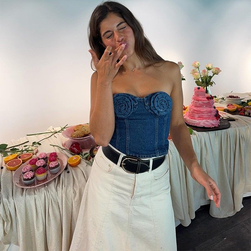 Цветочное двухслойное джинсовое платье-сарафан с пышной короткой юбкой, Европа и Америка, трансграничное, весна-лето 2025, новое цветочное джинсовое платье-бандо Tube Top L
Цветочное двухслойное джинсовое платье-сарафан с пышной короткой юбкой, Европа и Америка, трансграничное, весна-лето 2025, новое цветочное джинсовое платье-бандо Tube Top L