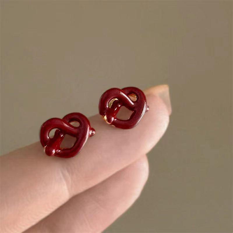 Серьги в стиле ретро с красным сердцем, якорем и каплями масла Heart Knotted Earrings красный
Серьги в стиле ретро с красным сердцем, якорем и каплями масла Heart Knotted Earrings красный