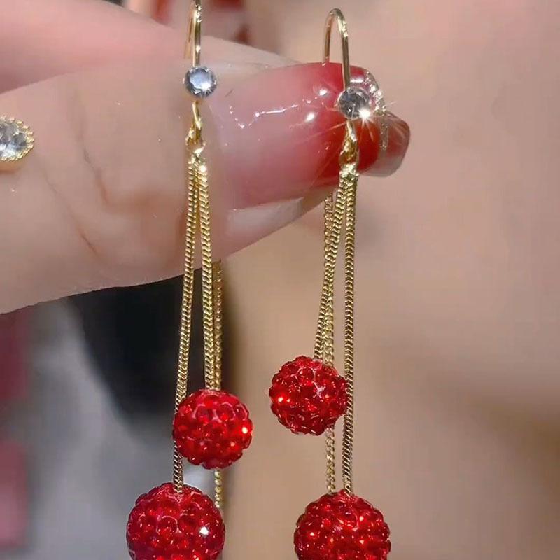 Light Luxury and High-end Tassel Earrings, Fashionable and Niche Design, Exquisite Earrings, Slimming Earrings for Women
Light Luxury and High-end Tassel Earrings, Fashionable and Niche Design, Exquisite Earrings, Slimming Earrings for Women