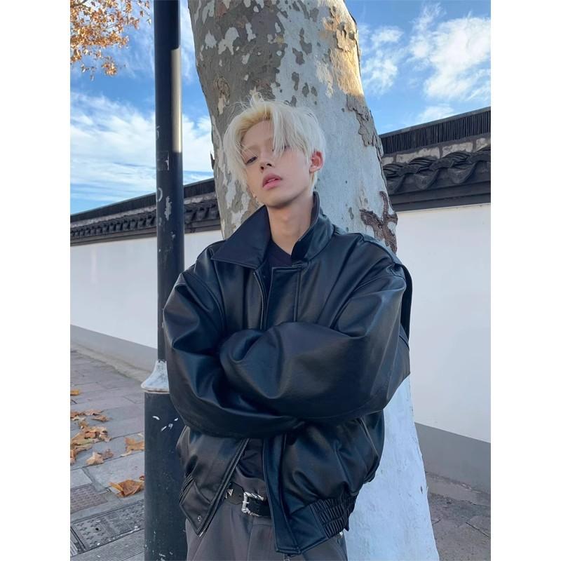 Черная короткая куртка из американской кожи мужская осенне-зимняя высококлассная хулиганская красивая куртка-пилот в стиле локомотива XXL чёрный
Черная короткая куртка из американской кожи мужская осенне-зимняя высококлассная хулиганская красивая куртка-пилот в стиле локомотива XXL чёрный