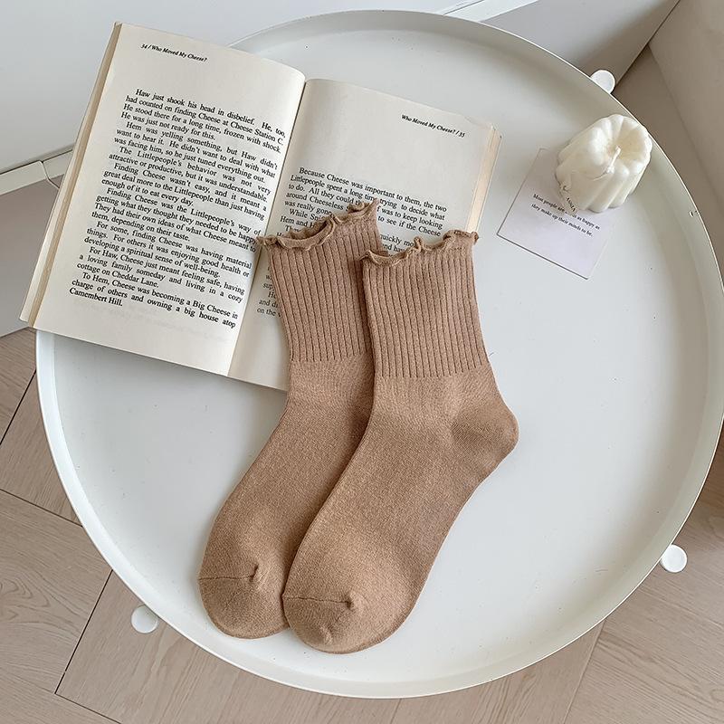 Осенне-зимние носки для женщин: Черные носки до середины икры с отделкой ушками, модные и универсальные кружевные носки, кофейные махровые носки для женщин 1 pair бежевый
Осенне-зимние носки для женщин: Черные носки до середины икры с отделкой ушками, модные и универсальные кружевные носки, кофейные махровые носки для женщин 1 pair бежевый