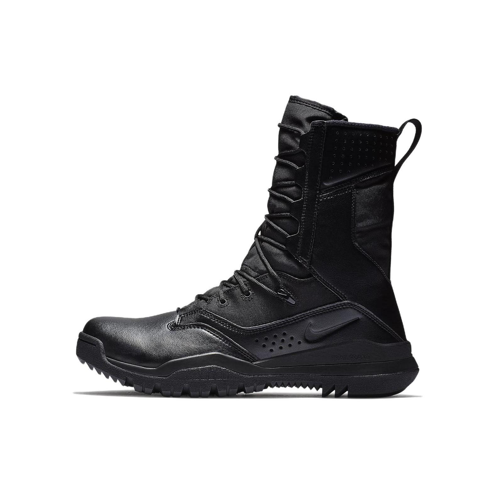 Nike 8 Inch Special Field Boot Triple Black Unisex Boots Black-Black AO7507-001 45
Nike 8 Inch Special Field Boot Triple Black Unisex Boots Black-Black AO7507-001 45