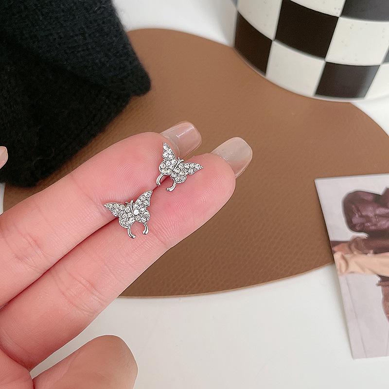 Korean Butterfly Rhinestone Stud Earrings - S925 Silver, Minimalist & Elegant срібний
Korean Butterfly Rhinestone Stud Earrings - S925 Silver, Minimalist & Elegant срібний