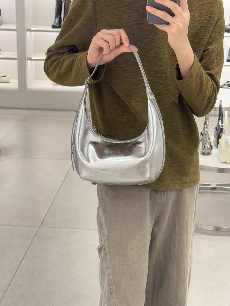 Large Capacity Casual Glossy Single Shoulder Underarm Fashiable Solid Color Commuting Denim 2026 Trendy Hand-held Crescent Bag срібний
Large Capacity Casual Glossy Single Shoulder Underarm Fashiable Solid Color Commuting Denim 2026 Trendy Hand-held Crescent Bag срібний