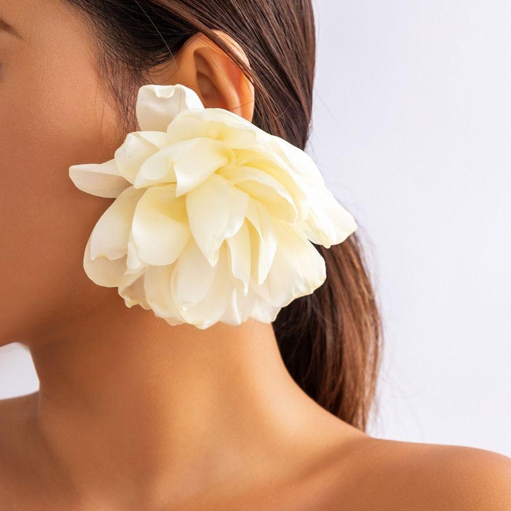 Fabric Ear Accessories Zinc Zinc Alloy Ear Studs Satin Hemmed Flower Big Flower Earrings Lady
Fabric Ear Accessories Zinc Zinc Alloy Ear Studs Satin Hemmed Flower Big Flower Earrings Lady