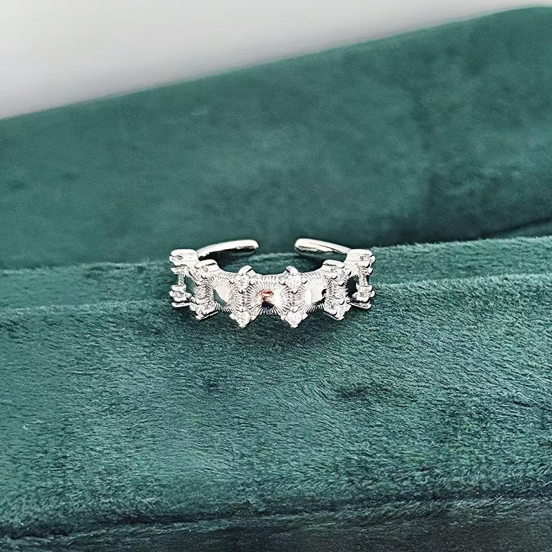 Medieval Vintage French Retro Hollow Brushed Wave Opening Ring Women S Light Luxury Niche High-End Ring Adjustable opening
Medieval Vintage French Retro Hollow Brushed Wave Opening Ring Women S Light Luxury Niche High-End Ring Adjustable opening