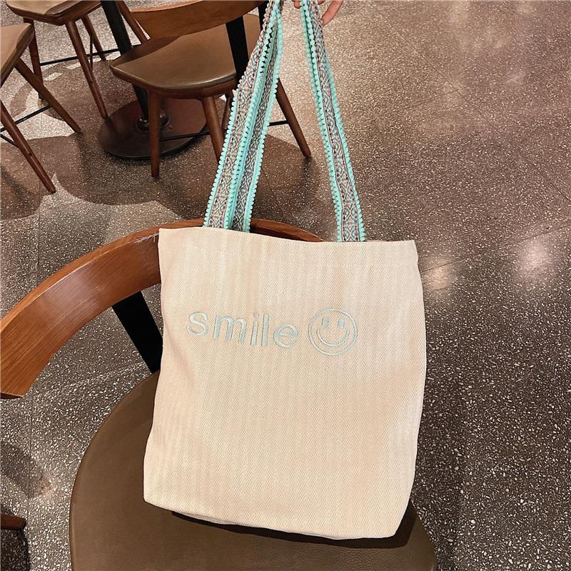 11 Embroidered Smiley Large Capacity Shoulder Bag Hairball Shoulder Strap Student Class Female Canvas Bag зелений
11 Embroidered Smiley Large Capacity Shoulder Bag Hairball Shoulder Strap Student Class Female Canvas Bag зелений