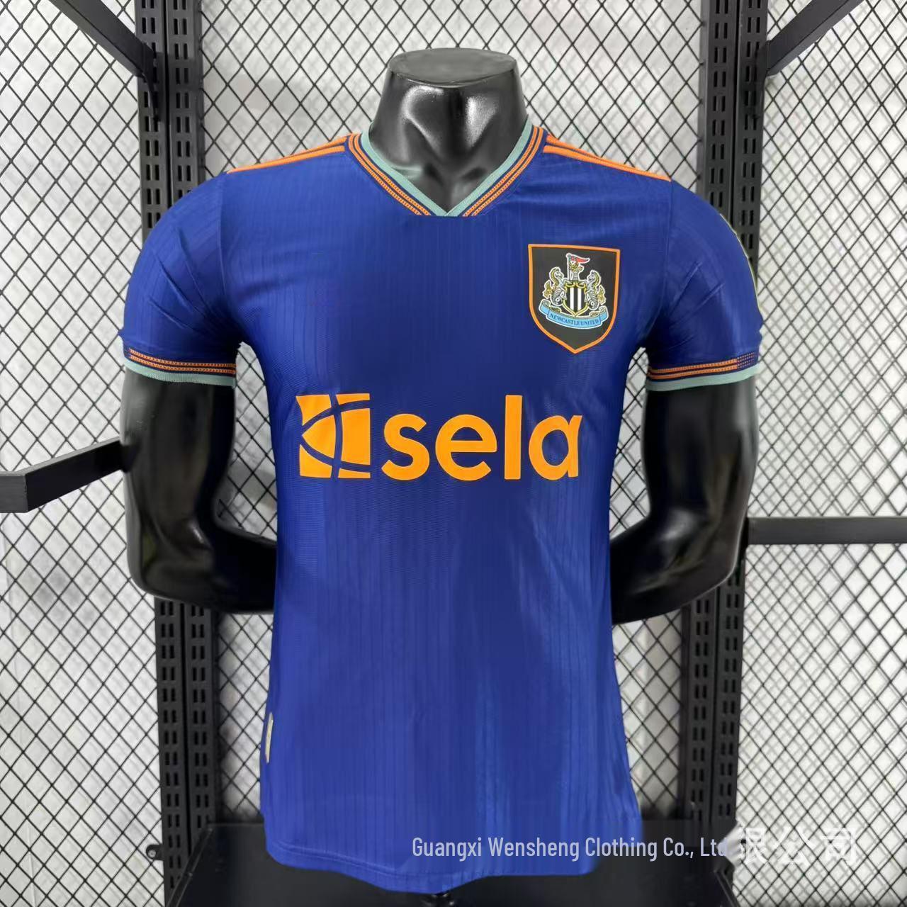 Newcastle Premier League Player Version A-Class Football Jersey - Customizable Number S
Newcastle Premier League Player Version A-Class Football Jersey - Customizable Number S