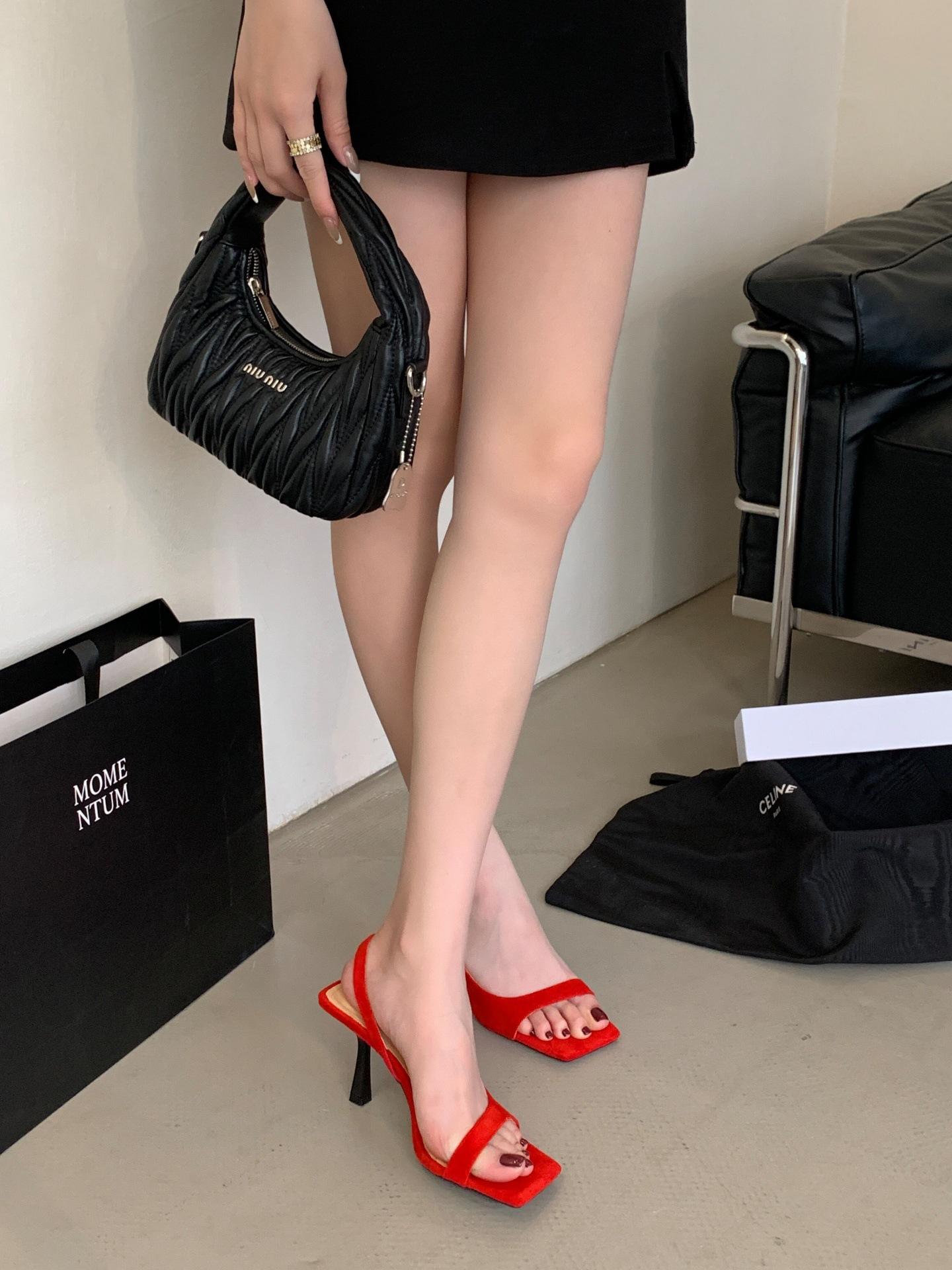 French retro square head stiletto high heels women s outer wear 2025 summer new open-toed fairy style with sandals 35 красный
French retro square head stiletto high heels women s outer wear 2025 summer new open-toed fairy style with sandals 35 красный